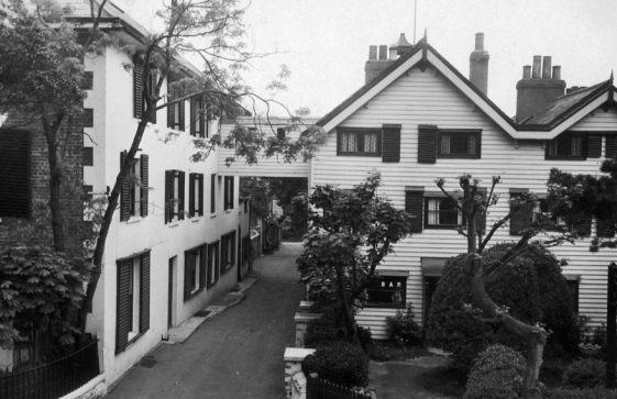 Cliffe Hotel and walkway over Cripps Lane  Early 20th century