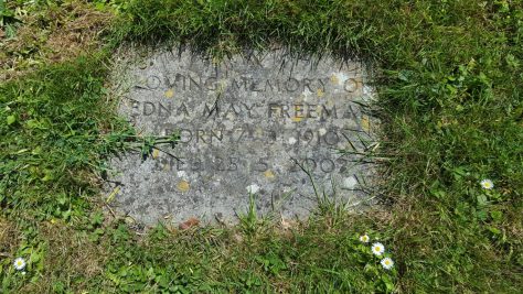 Gravestone of FREEMAN Edna May 2002