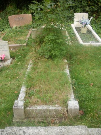 Gravestone of GROVES William James 1957; GROVES Charles Arthur 1959; GROVES Eva Beatrice 1978