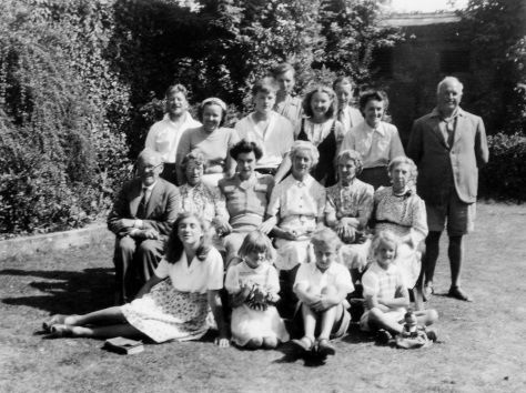 Group photograph at Cliffe Hotel. 1947